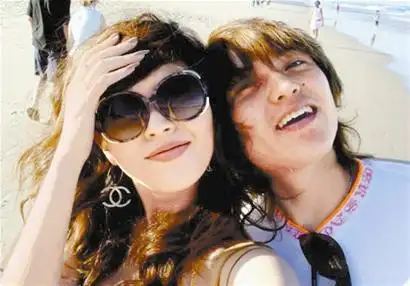 成足队长汪嵩和她的女友曾美娟