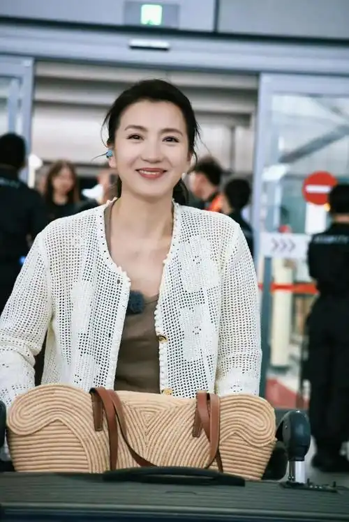 神隐11年,生了仨娃的陈好,治好的我的年龄焦虑!