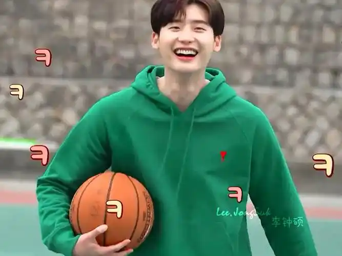 对于你们这种痴迷于李钟硕的行为我很是不理解.