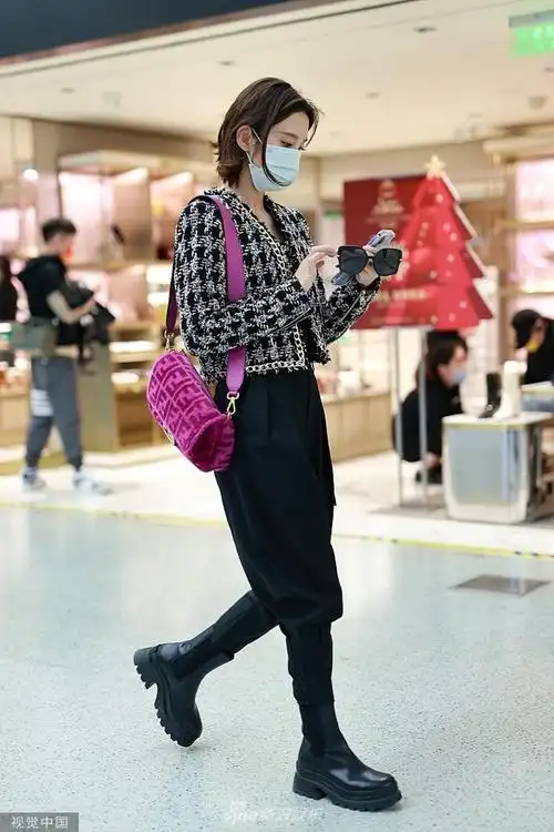 组图唐艺昕短发造型利落气质佳酷飒装扮大步赶路气场十足