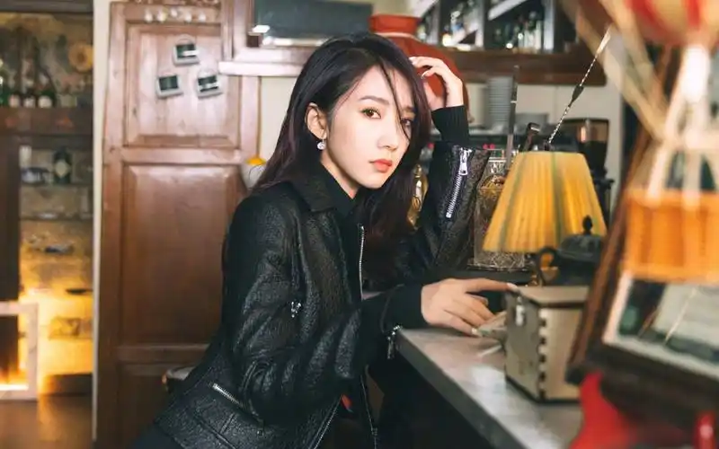 26m上传时间:2021-03-12壁纸标签:国产壁纸封面图孟美岐壁纸于2021-03