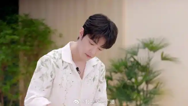 肖战把春天穿身上##肖战清爽白衬衫##肖战治愈系笑容