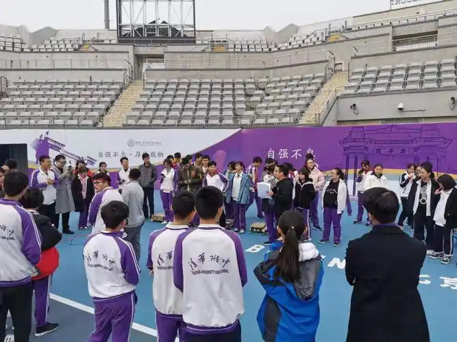 清华附中奥森校区学生科技节纸车承重