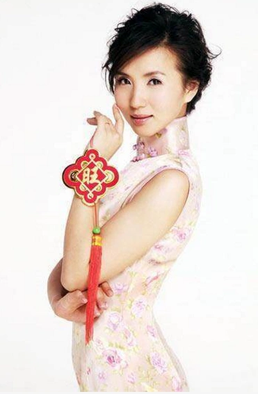 女星旗袍秀,最美的不是中国人