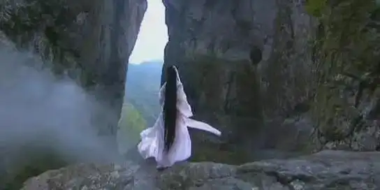 神雕侠侣绝情谷底为什么会出现小孩衣服