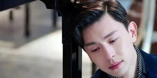 "退网"一年后,再看邓伦哪些敛财钱手段,远比你想象的高明!