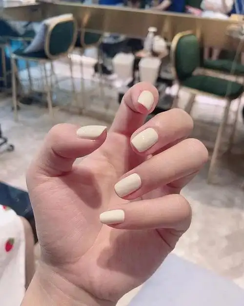 美甲单色款式图片,好看纯色美甲款式盘点(美甲73温柔纯色系)