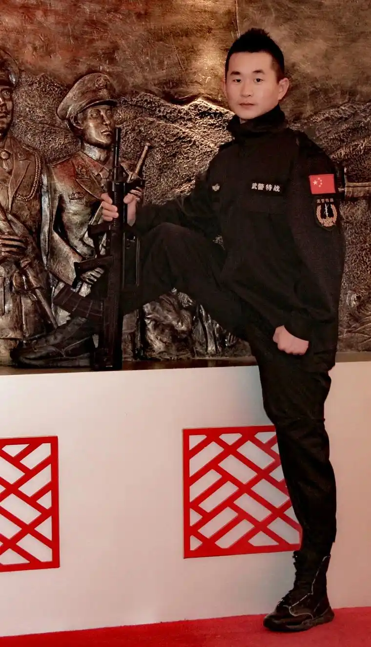 中国武警徒手搏击名将赵山传奇故事