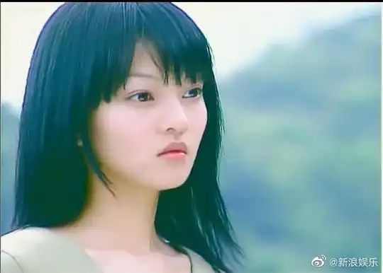 旧爱浪#2003年《海豚湾恋人》,张韶涵饰演"小瓶盖"易天边,"在我心里