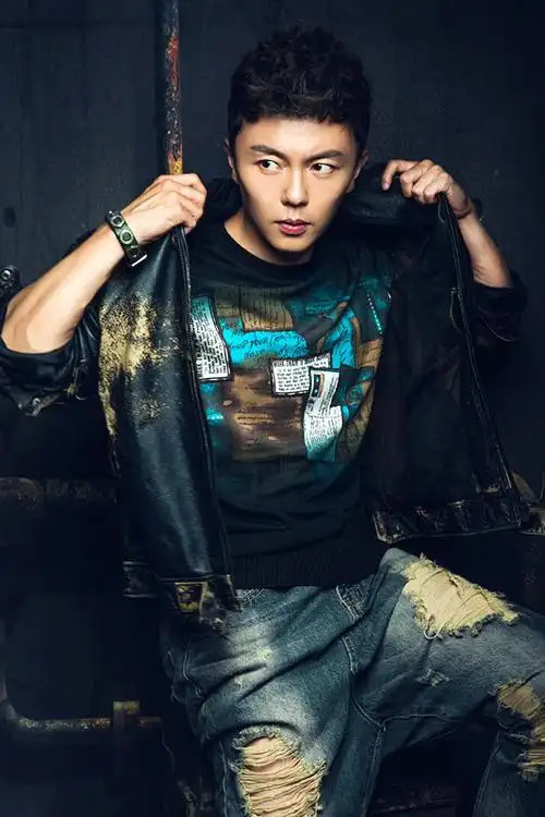 《奇门遁甲》将上映 谢苗展现橡皮泥式可塑性