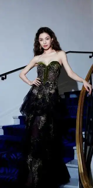 人间妖娆精灵钟楚曦