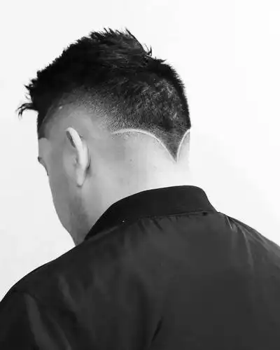 发型欣赏流行三面光潮男发型