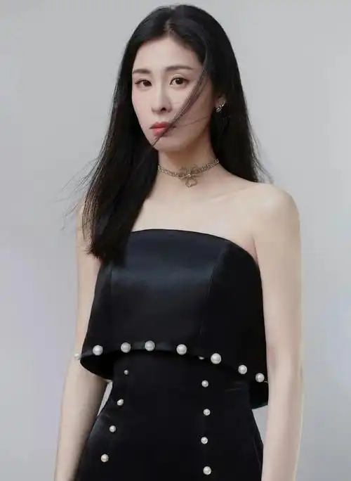 张碧晨美照楚楚动人