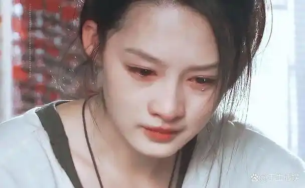 事实证明,"被国家秘密培养9年"的李沁,早已走上另一条大道