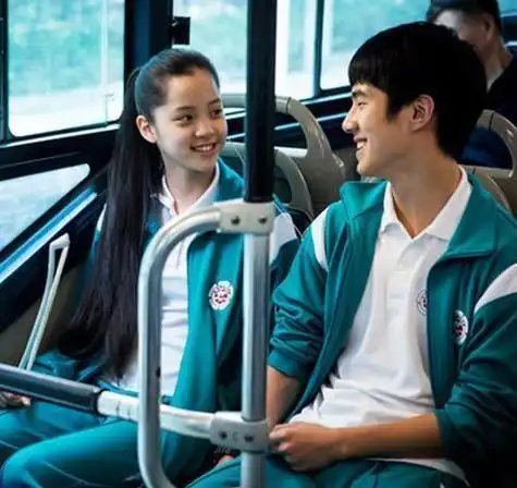 00后小花来抢饭碗了,各有特色青春洋溢,后浪将被拍到沙滩上?