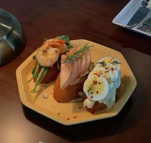 看起来超好吃的美食朋友圈背景图