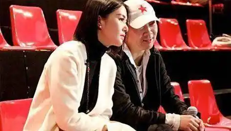 却被经纪人抢了风头,如今连崔健都为她甘当绿叶_谭维维_崔健来_李晓东