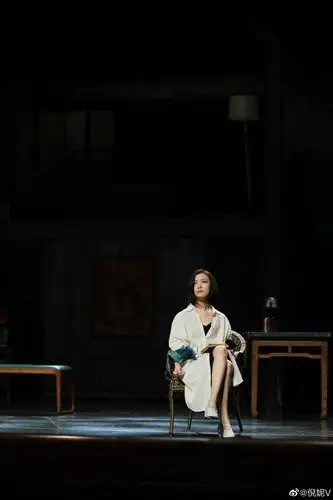 倪妮话剧舞台照搬运