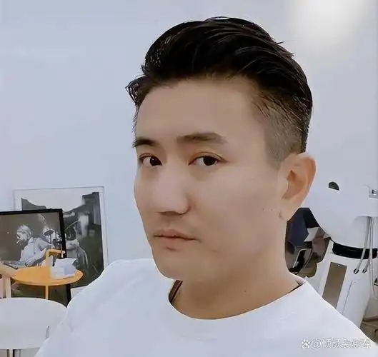 血色浪漫演员对比锤子悄然离世漂亮的秦岭至今单身