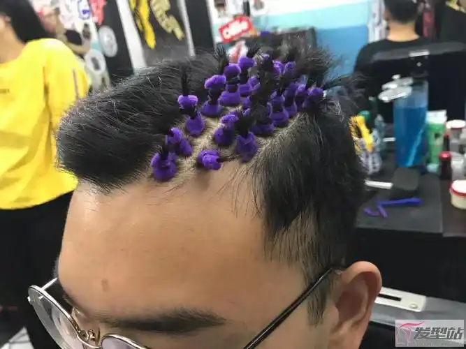 黑人烫怎么烫教程_发型站_最新流行发型设计发型图片与美发造型门户网