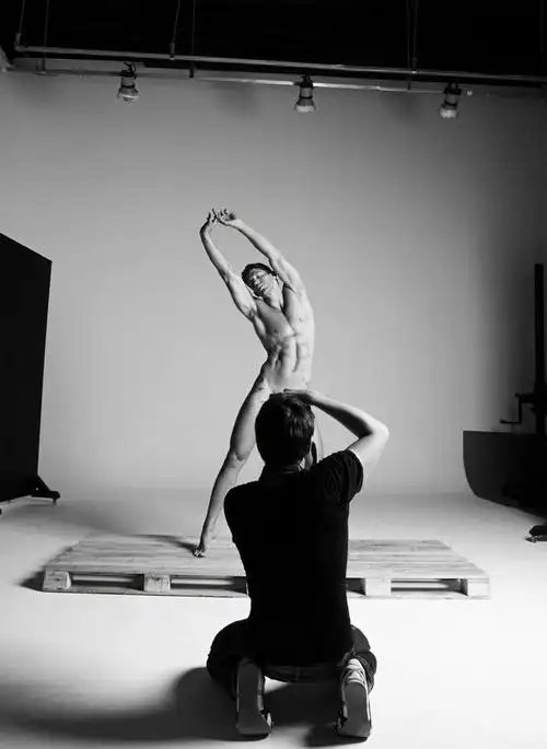 盘点男模破尺度全裸片