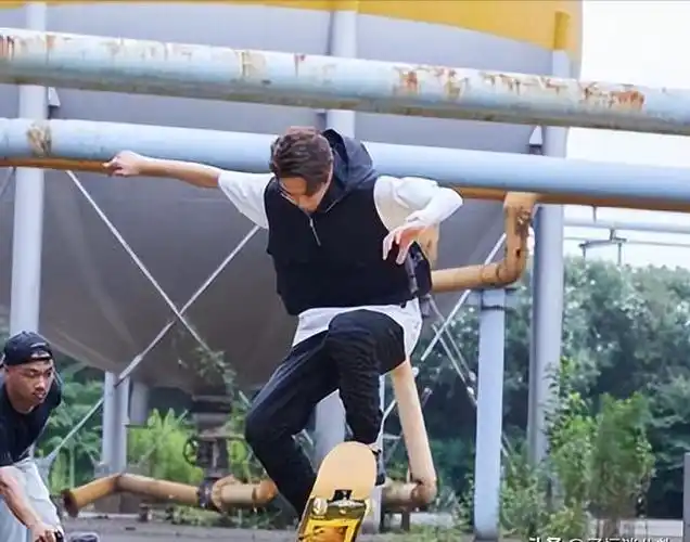 26岁王一博再次解锁新身份他的履历给内娱年轻男演员上了一课