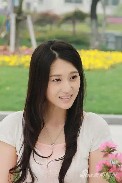 《天国泪》热拍 宁丹琳素颜演绎蓝色生死恋(图)