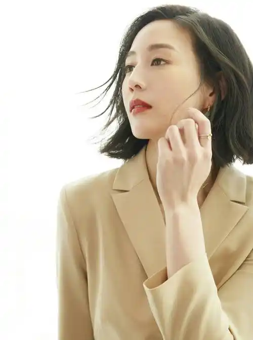 张钧甯黄色长裙优雅写真_演技_气质_网友