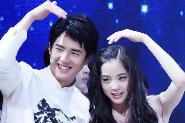 欧阳娜娜3年吸金破9000万,与王源cp炒作,小心日久生情_妮妮_大提琴