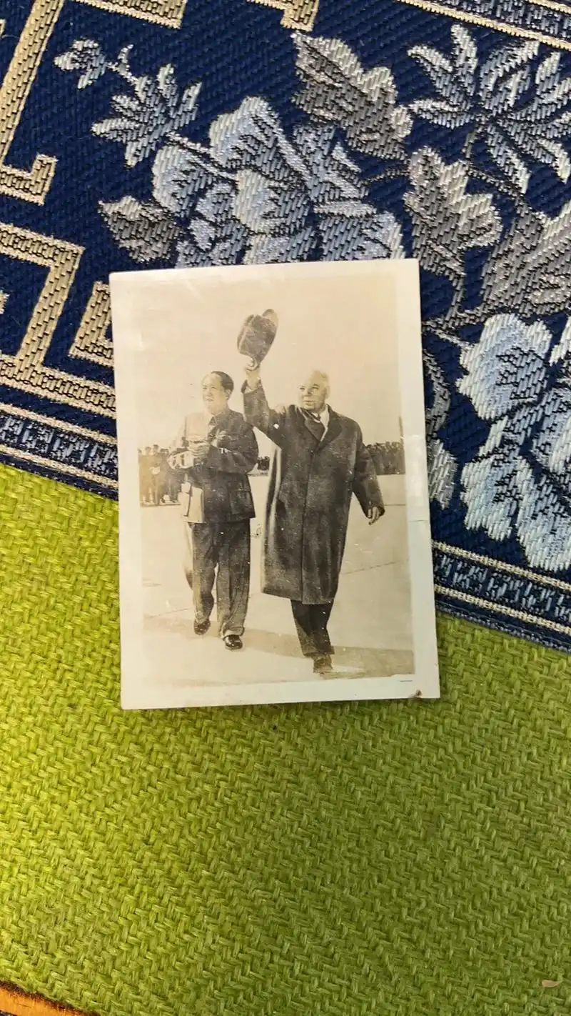 热门热门 红色收藏老照片 - 抖音