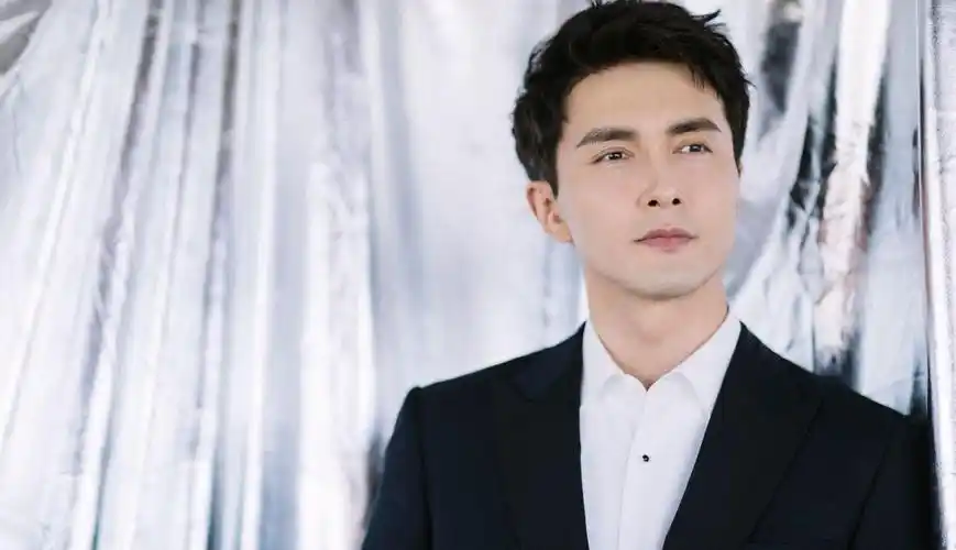 正能量演员高伟光穿搭来喽男票学会了很爷们