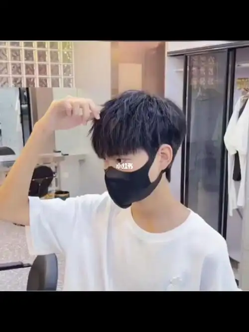 碎盖头男生发型推荐