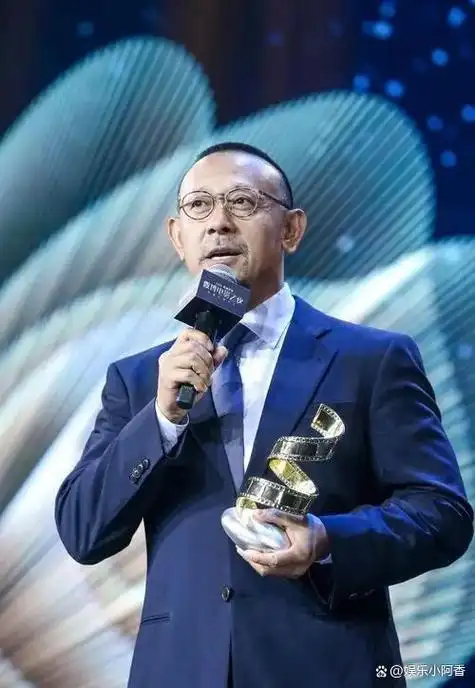 浪子姜文:和与外国老婆离婚娶小15岁周韵,不是花心而是真的爱她