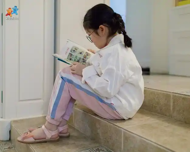 期待穿凉鞋上学的那天