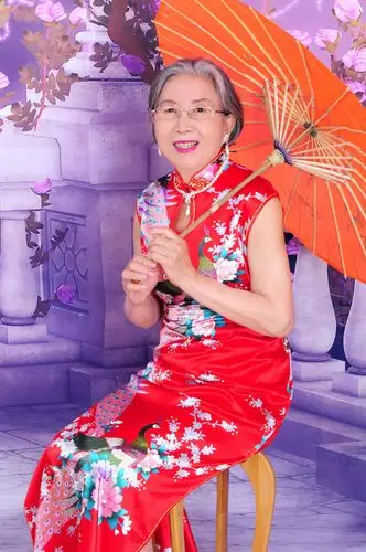 身着旗袍的妈妈真美 - 美篇