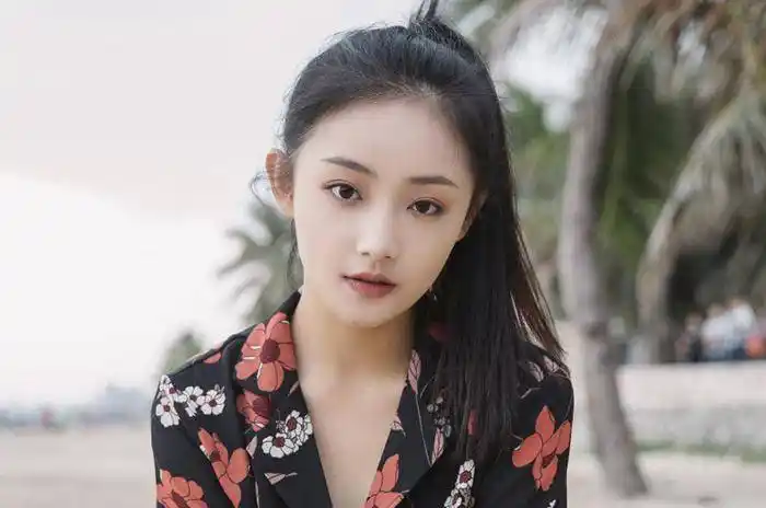 谁是关注度近期飙涨的95后女明星top10之首?