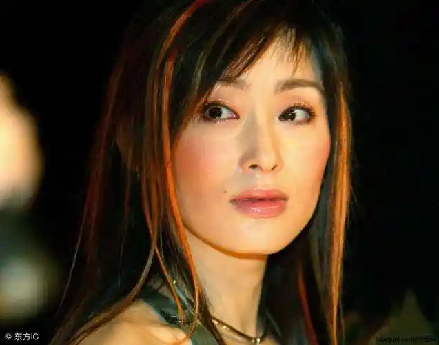 周星驰的老婆是谁是那一位(周星驰的6任老婆)《鹿鼎记》-第6张图片-郝