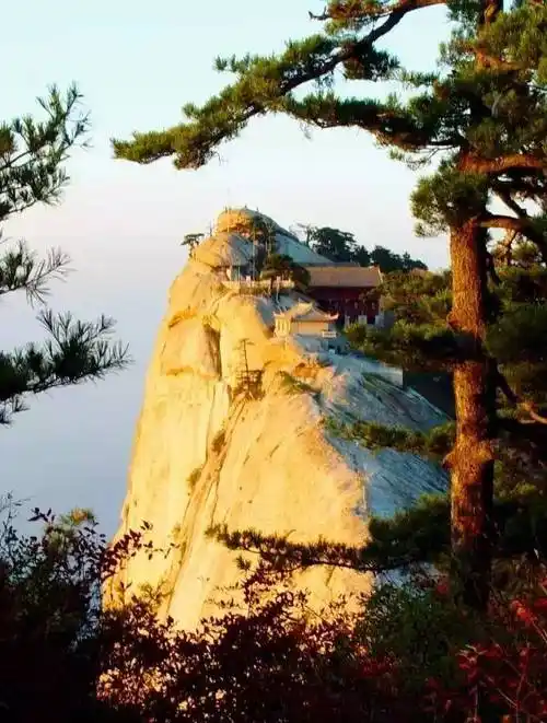 太白山竟然比华山高1600多米太白山比华山高多少