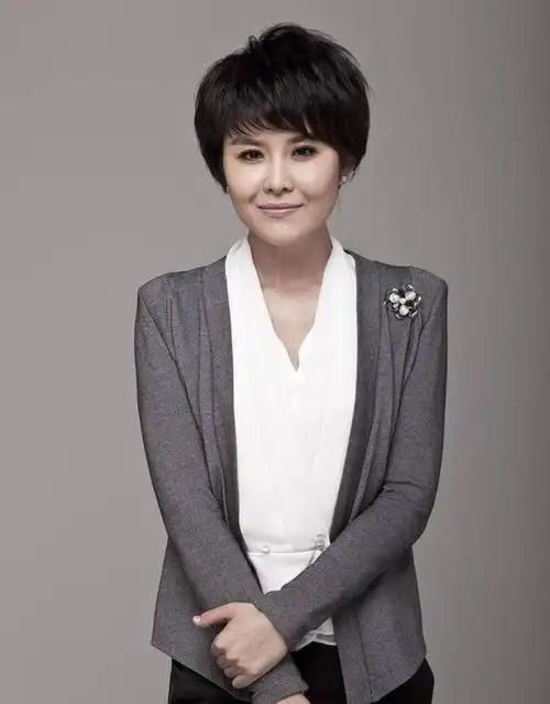 网友:王宁,才是目前央视一姐!_网易订阅