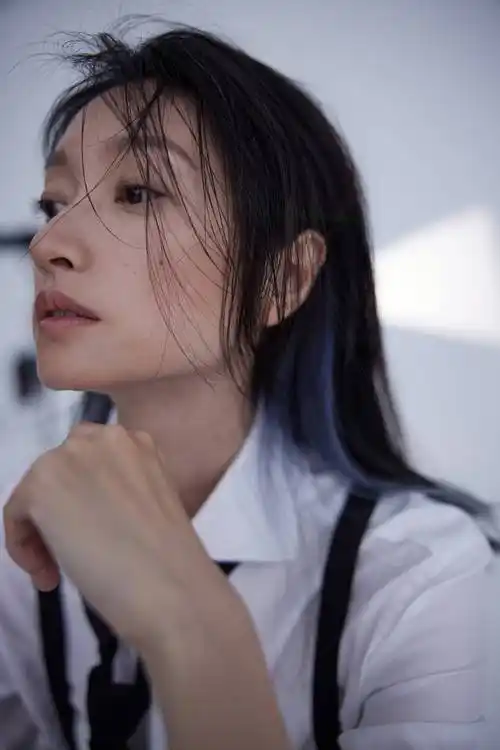 沈佳妮给一个未出生孩子的信官宣一人分饰多角诠释生命课题