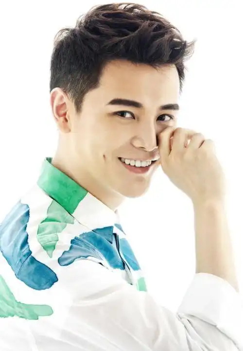 孙坚:身世经历坎坷,生父败光家产去世,继父供他上学,却留遗憾