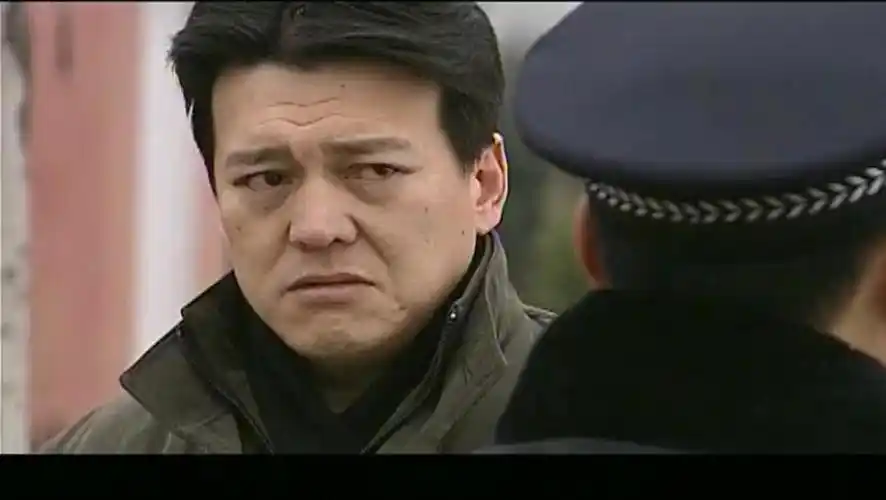 神圣使命: 交警大队检查, 一看这人表情就知道有猫腻-影视综视频-搜狐