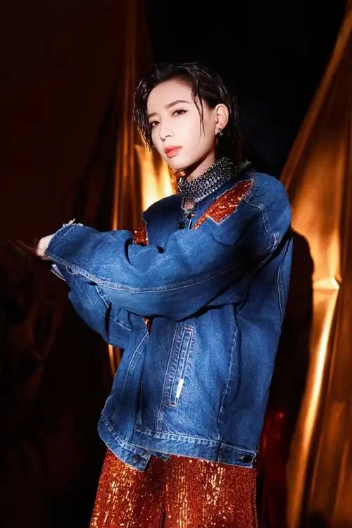 李斯丹妮美了没酷飒舞台