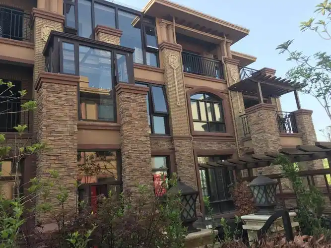 是伯乐达集团在盐城打造的又一新作,高端别墅项目—城市御墅,盐城