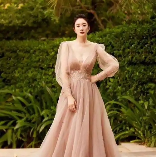 46岁的李小冉有多美?