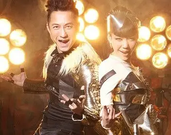 吴莫愁疑公布恋情 网友猜测另一半为庾澄庆(图)