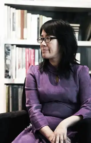 诗人余秀华我不缺爱我就是爱本身专访视频