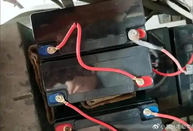 第二,我们需要知道目前市场上主流电动车型号一般有48v12ah,48v20ah
