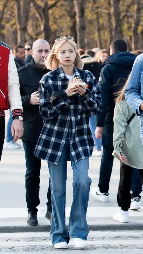 lisa素颜街拍lisa这组街拍图也太漂亮了67