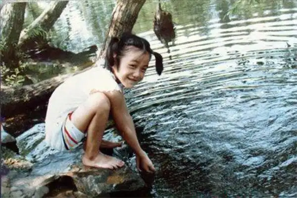 小时候的样子真是"不堪回首"呢! 从小就开启"主角光环"是什么体验?